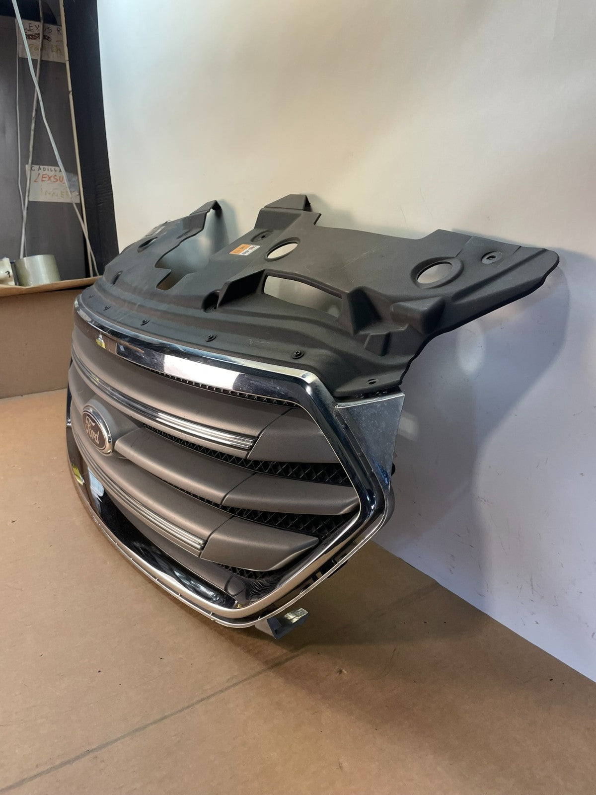 2013 to 2019 Ford Taurus Front Upper Grill Grille AJ1267 DG1