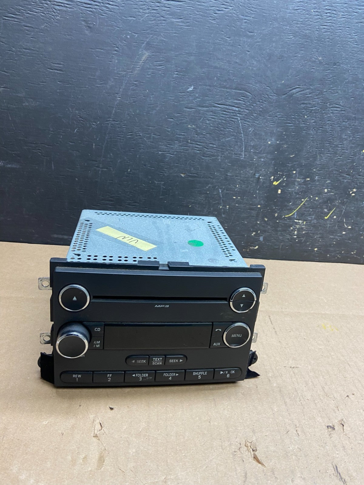 2008 - 2009 Ford Expedition Explorer Radio CD Player Screen Display OEM t4450 DG0