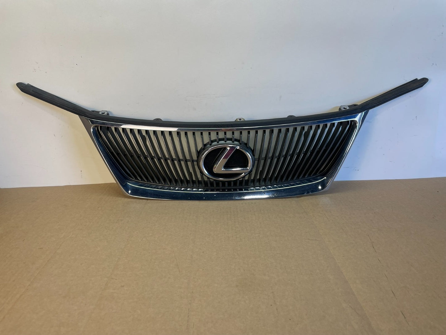 2006 - 2008 Lexus IS250 IS350 Front Upper Chrome Grill Grille AG9853 DG0