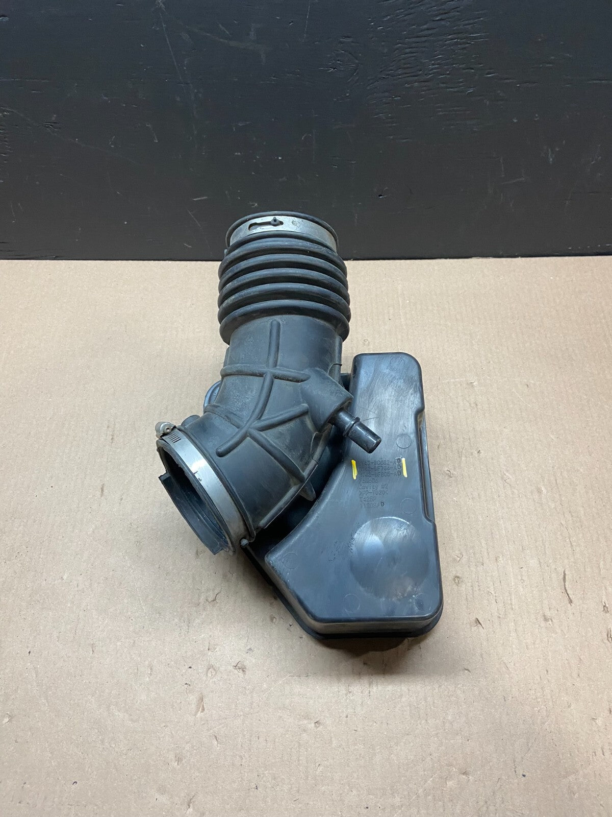 2007 to 2010 Lincoln MKX 3.7L Air Cleaner Box Resonator OEM D5005 DG15