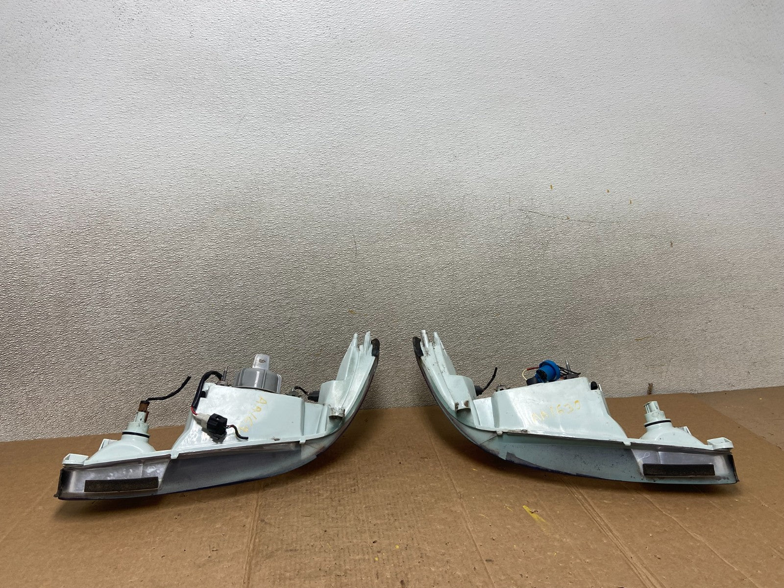 1998 to 2003 Ford Escort Left+Right Set Halogen Headlight Aftermarket AA1630 DG6
