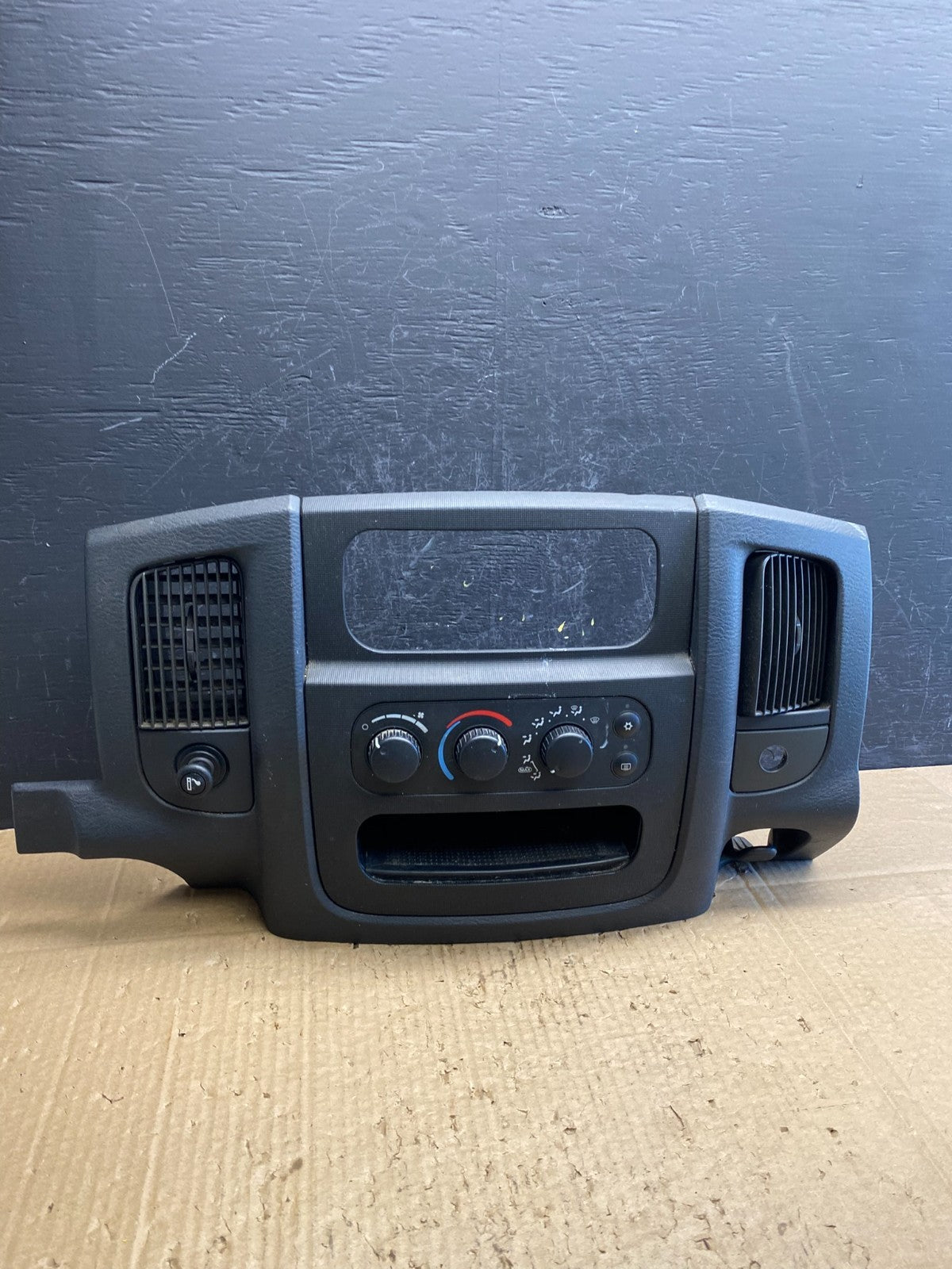 2002 to 2005 Dodge Ram Radio Climate Control Dash Air Vent Bezel Trim AD1921 DG0