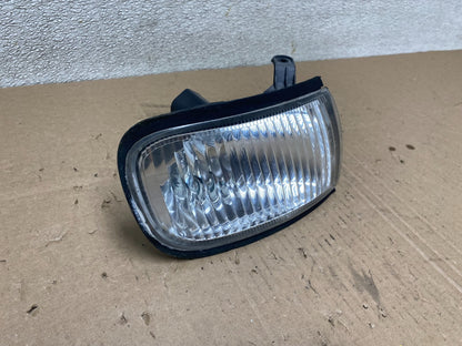 1997 - 1999 Nissan Maxima Right Passenger Rh Corner Turn Signal Oem T8238 DW1