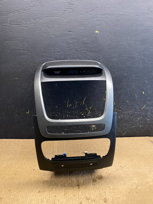 2014 2015 Kia Sorento Center Radio Climate Control Clock Trim Heat Seat z4510 DG0