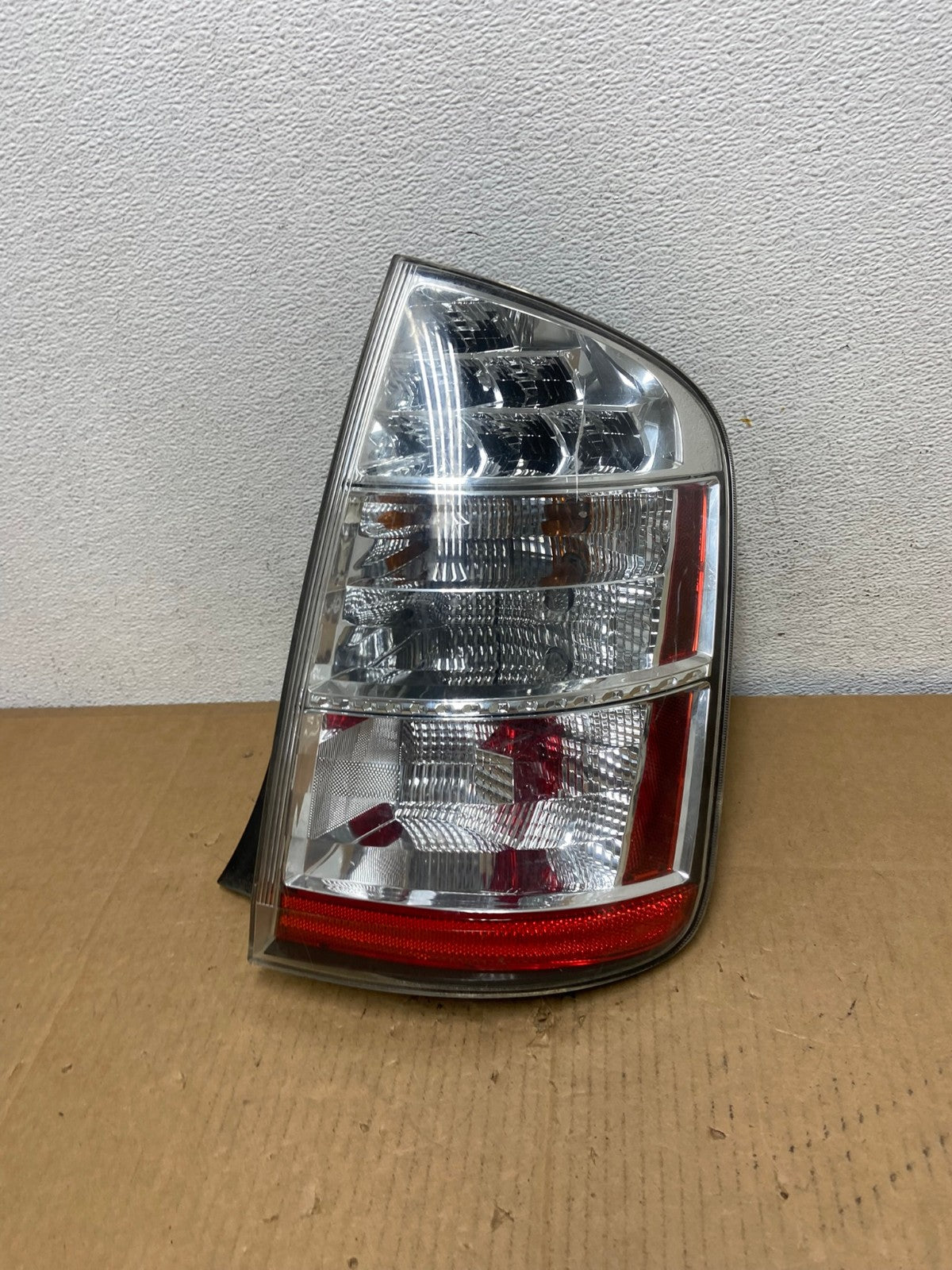 2006 to 2009 Toyota Prius Tail Light Right Passenger Side AD0851 LK0