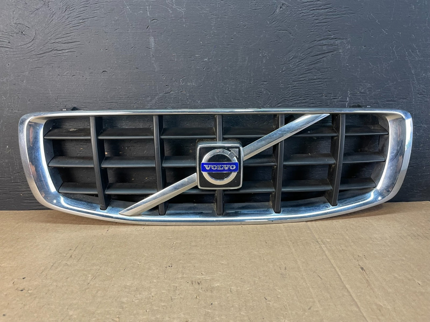 2008 2009 2010 Volvo XC70 Front Upper Grill Grille AD5517 DG0