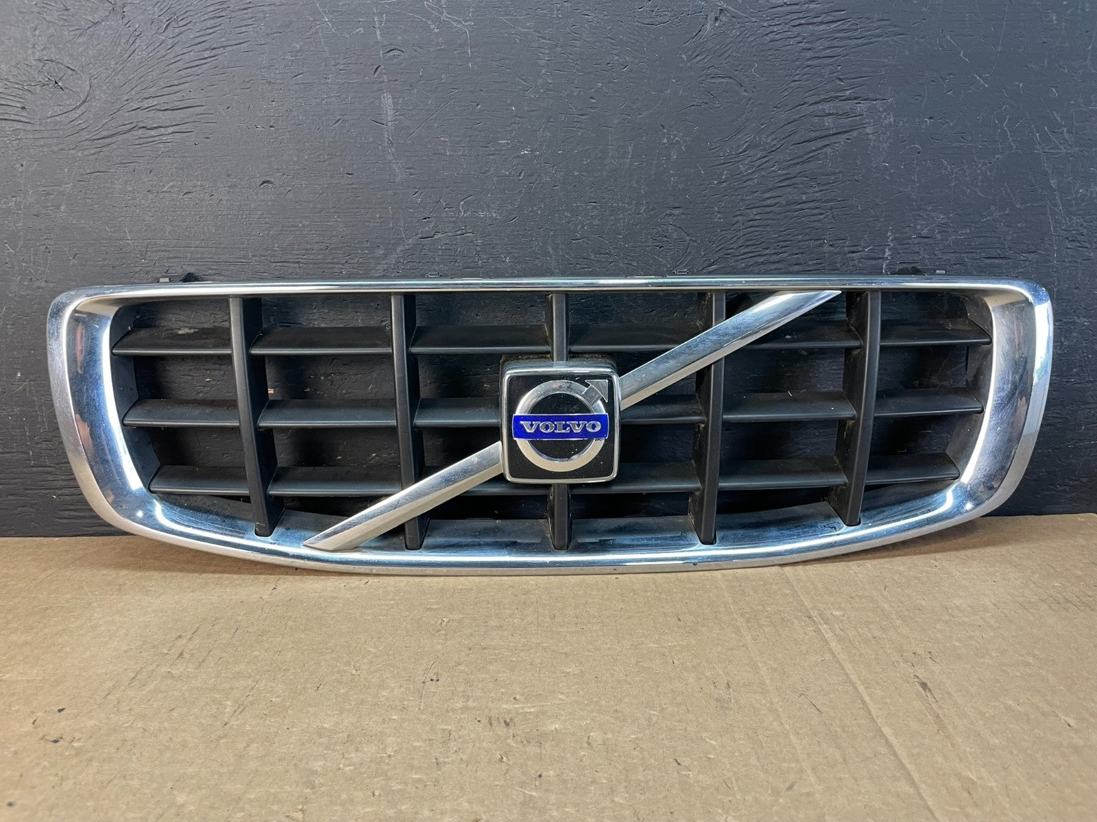 2008 2009 2010 Volvo XC70 Front Upper Grill Grille AD5517 DG0