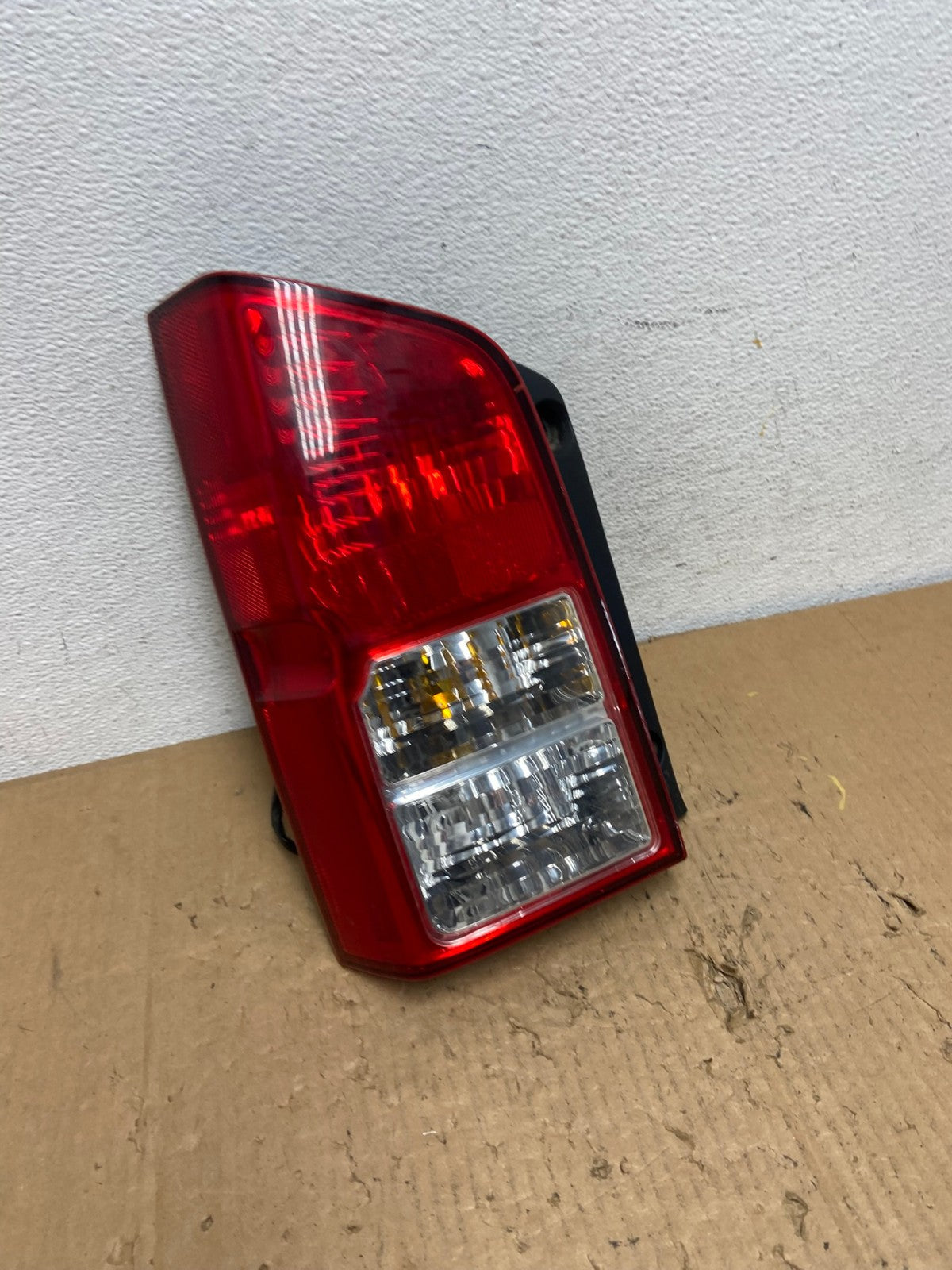 2005 to 2012 Nissan Pathfinder Tail light Left Driver Lh Side AD2432 LK2