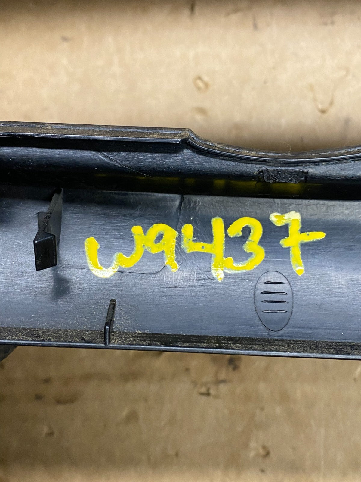 2007-2018 Mercedes Dodge Sprinter Center Console Radio Instrument Panel W9437 DG6