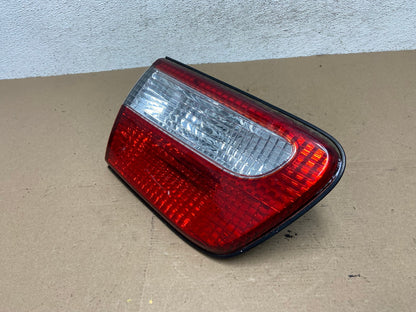2001 - 2003 Toyota Sienna Right Passenger Rh Side Inner Tail Light AF4434 LK1