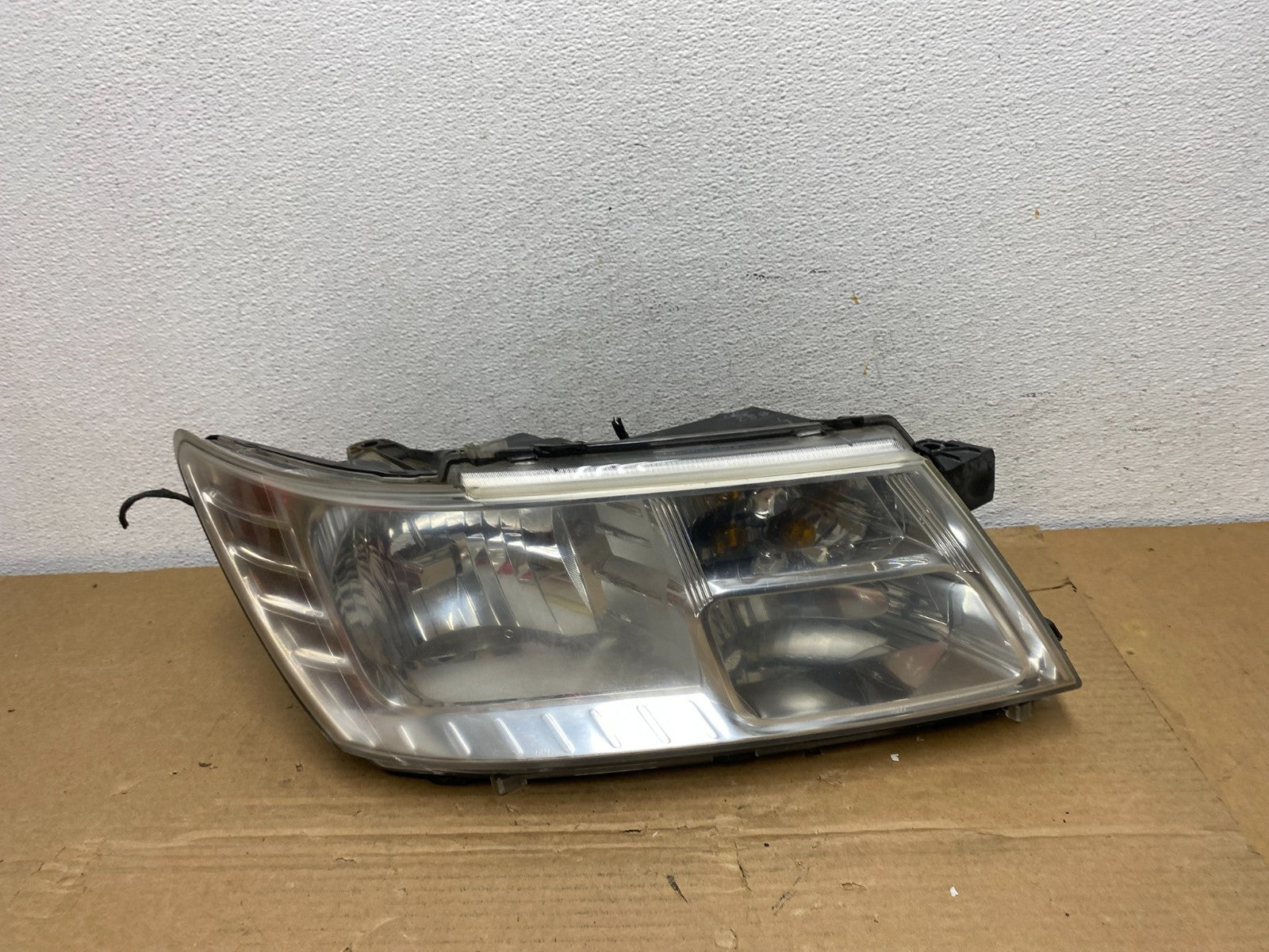 2009 to 2017 Dodge Journey Headlight Right Passenger Rh Halogen AD3890 DW0