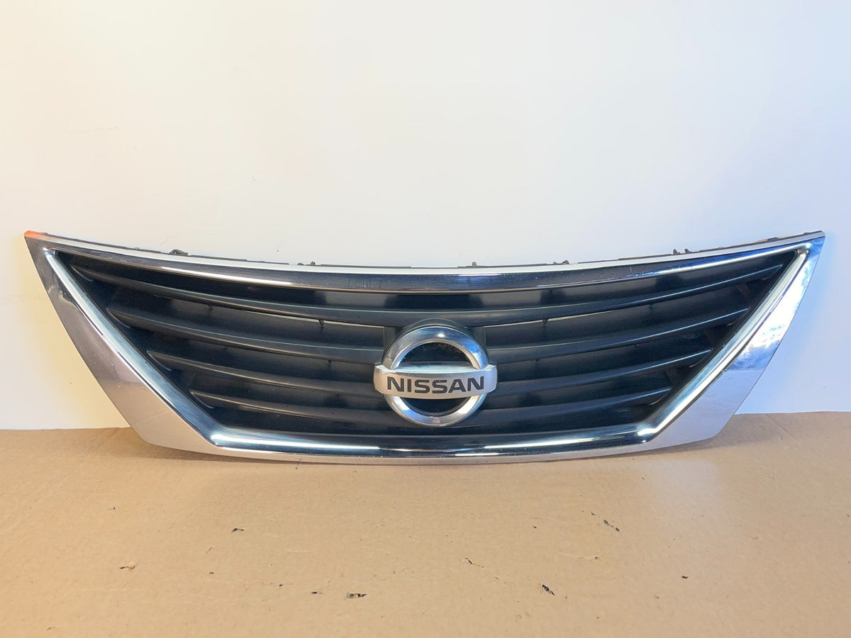 2012-2014 Nissan Versa Sedan (2nd gen) Front Upper Grill Grille AH0403 DG0