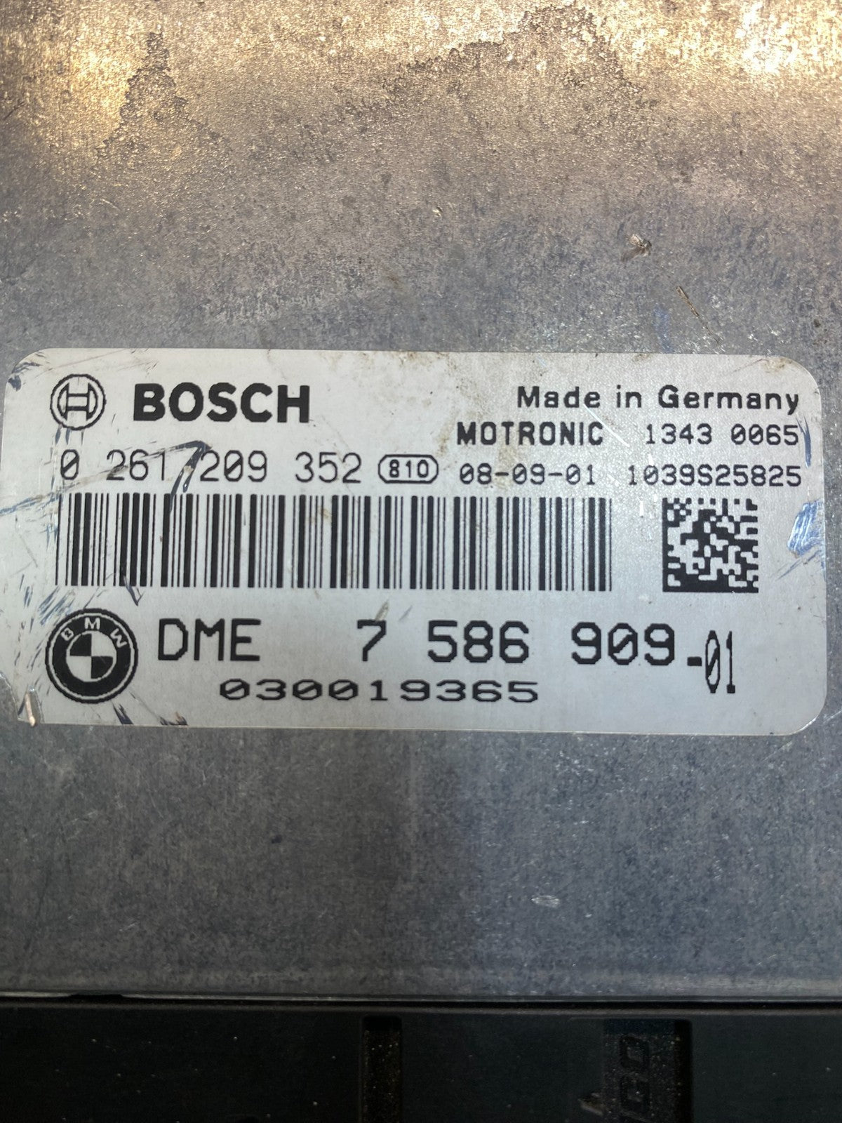 2007 to 2010 BMW X5 ECM ECU Engine Control Computer Module AD9960 DW2