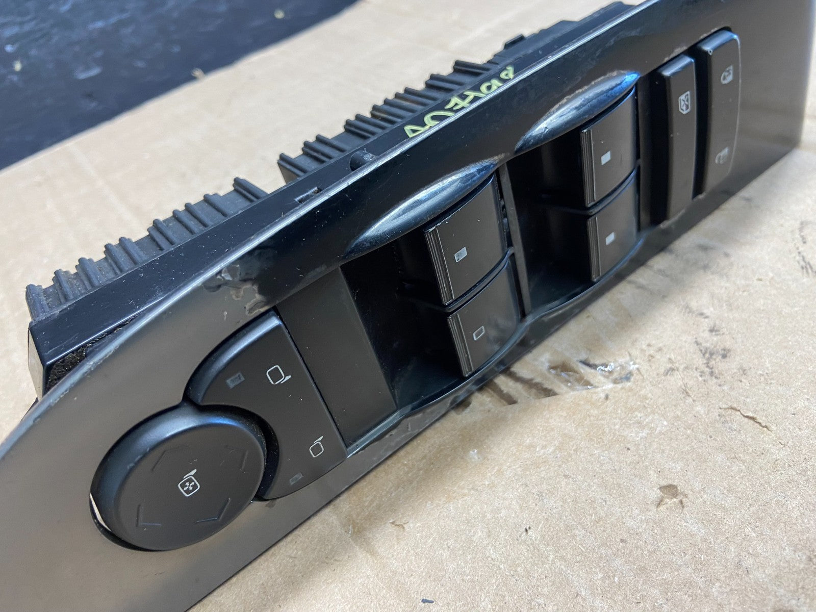 2007-2014 Cadillac Escalade Master Left Driver Power Window Switch AD7198 DG1