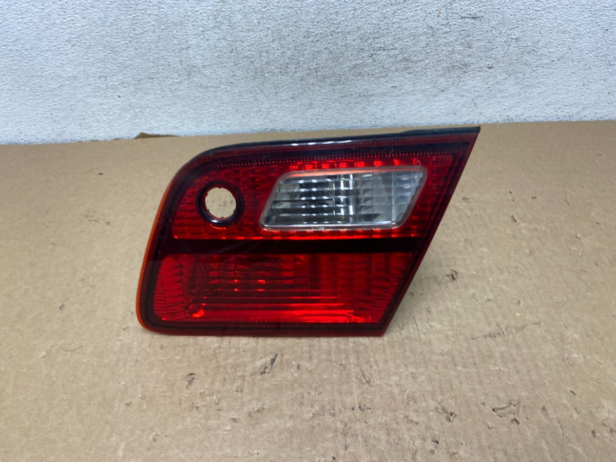 1998-1999 Toyota Avalon Right Passenger RH Side Inner Tail Light AF7945 GD0
