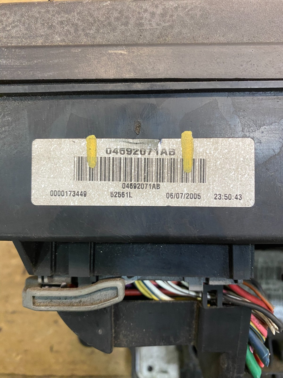 2005 Jeep Grand Cherokee BMC Body Module Power Fuse Box  04692071AB AA0958 DG6