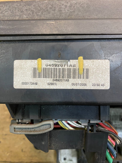 2005 Jeep Grand Cherokee BMC Body Module Power Fuse Box  04692071AB AA0958 DG6