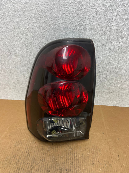 2002 to 2009 Chevrolet Trailblazer Left Driver LH Side Tail Light AE1328 LK0