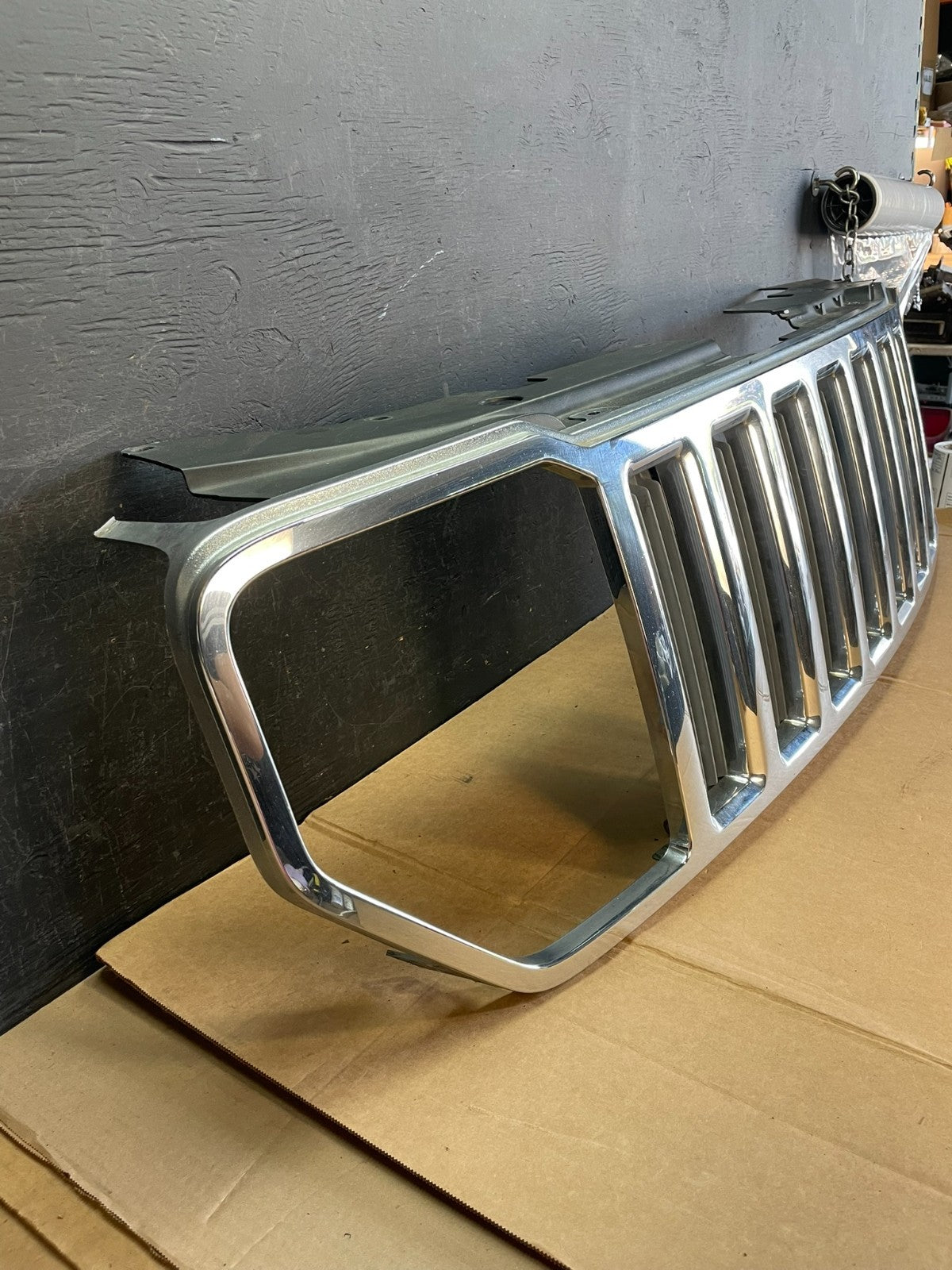 2008 2009 2010 2011 2012 Jeep Liberty Front Upper Grill Grille AE0863 DG2