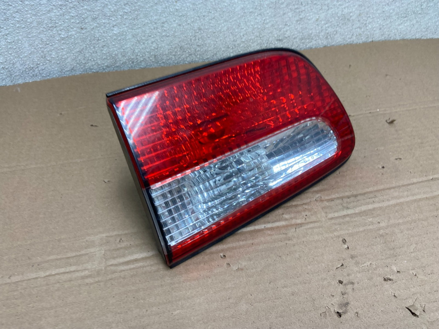 2001 2002 2003 Toyota Sienna Left Driver Lh Side Inner Tail Light AB1317 LK2