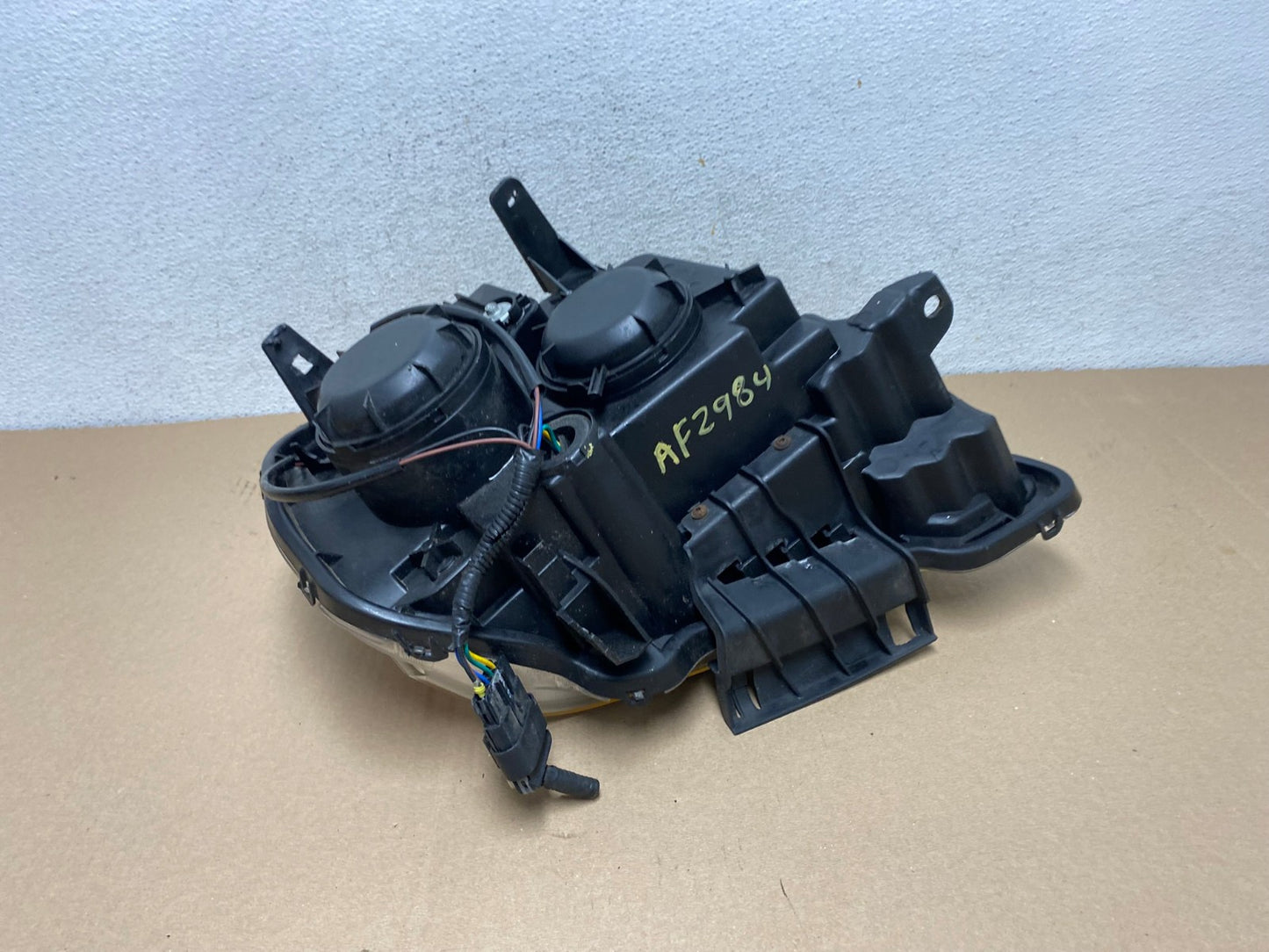 2010 to 2015 GMC Terrain Halogen Left Driver Lh Side Headlight AF2984 LK7