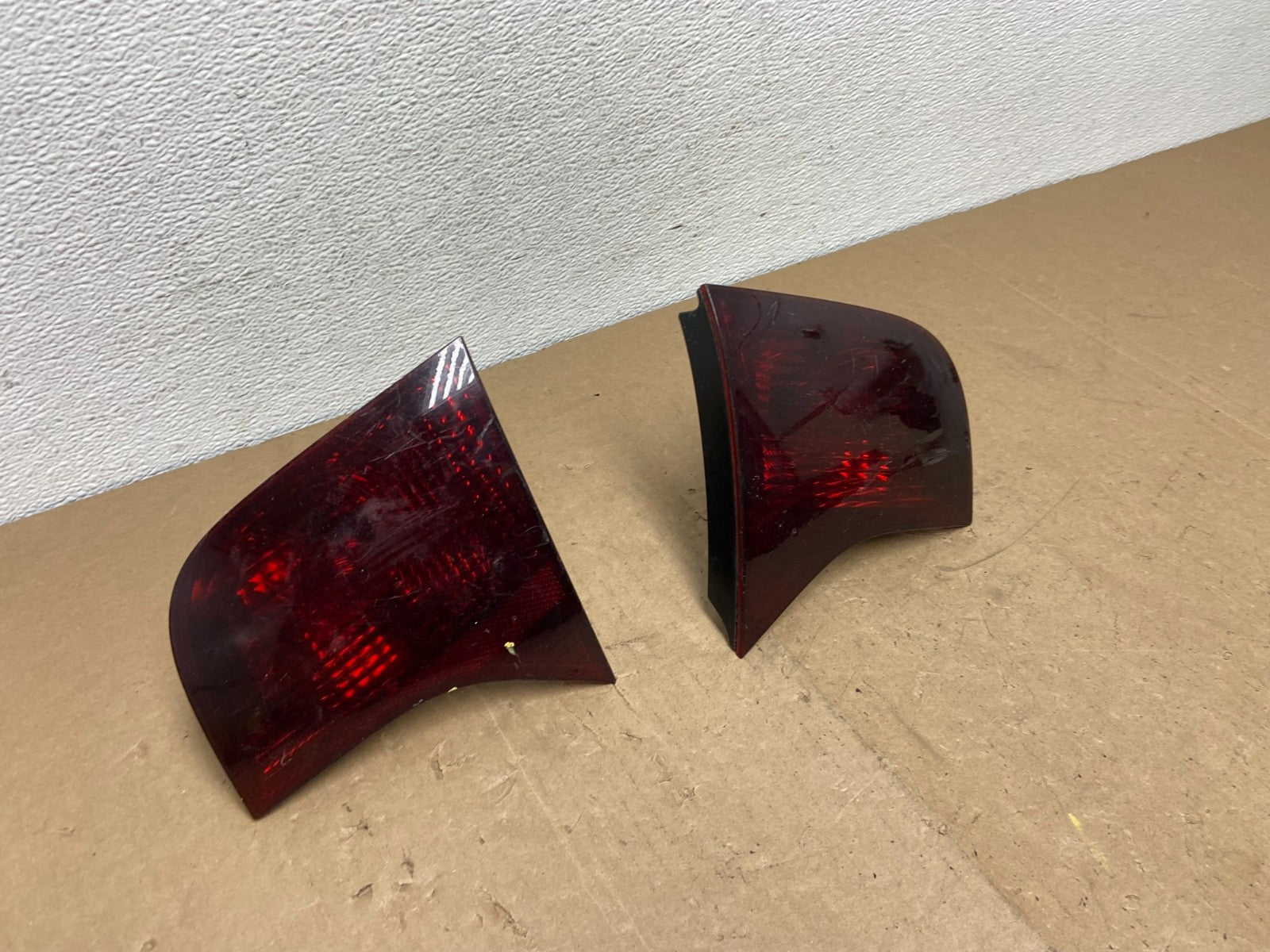 2004 to 2008 Audi A4 Sedan Left+Right Side Inner Tail Lights AC5798 DW2