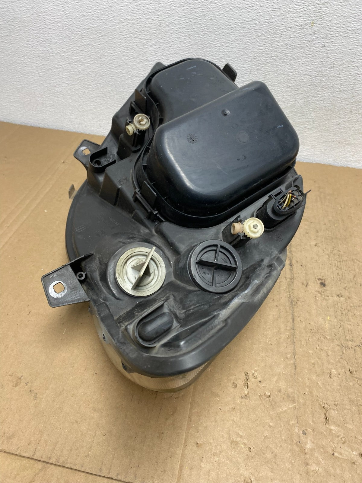 2007 to 2013 Mercedes Sprinter Headlight Left Driver Side Halogen AC6080 DW8