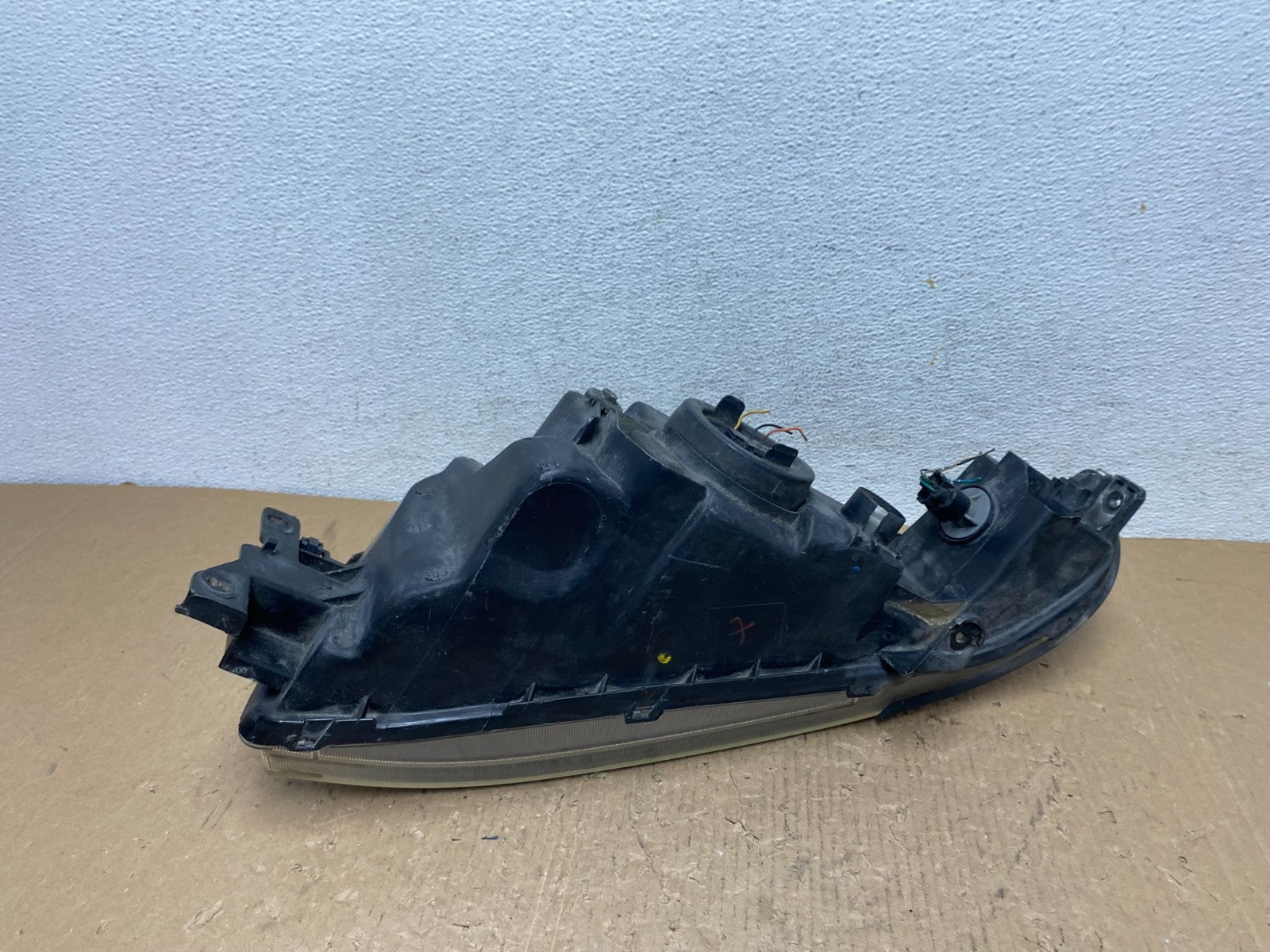2002 to 2003 Mitsubishi Galant Left Driver LH Side Headlight AD8827 DW5