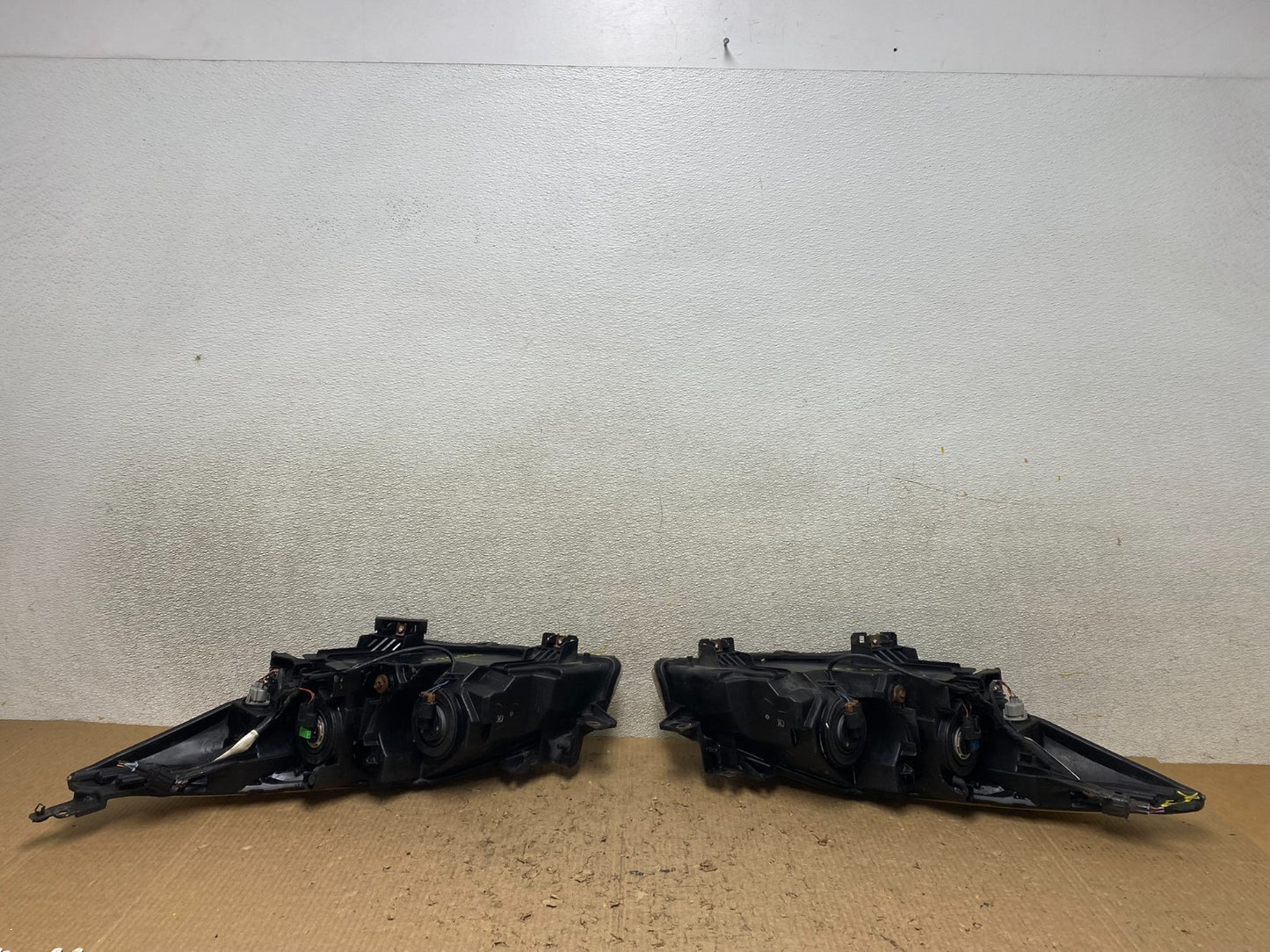 2010-2013 Mazda 3 Halogen Left+Right Side Headlights W8332 DW11