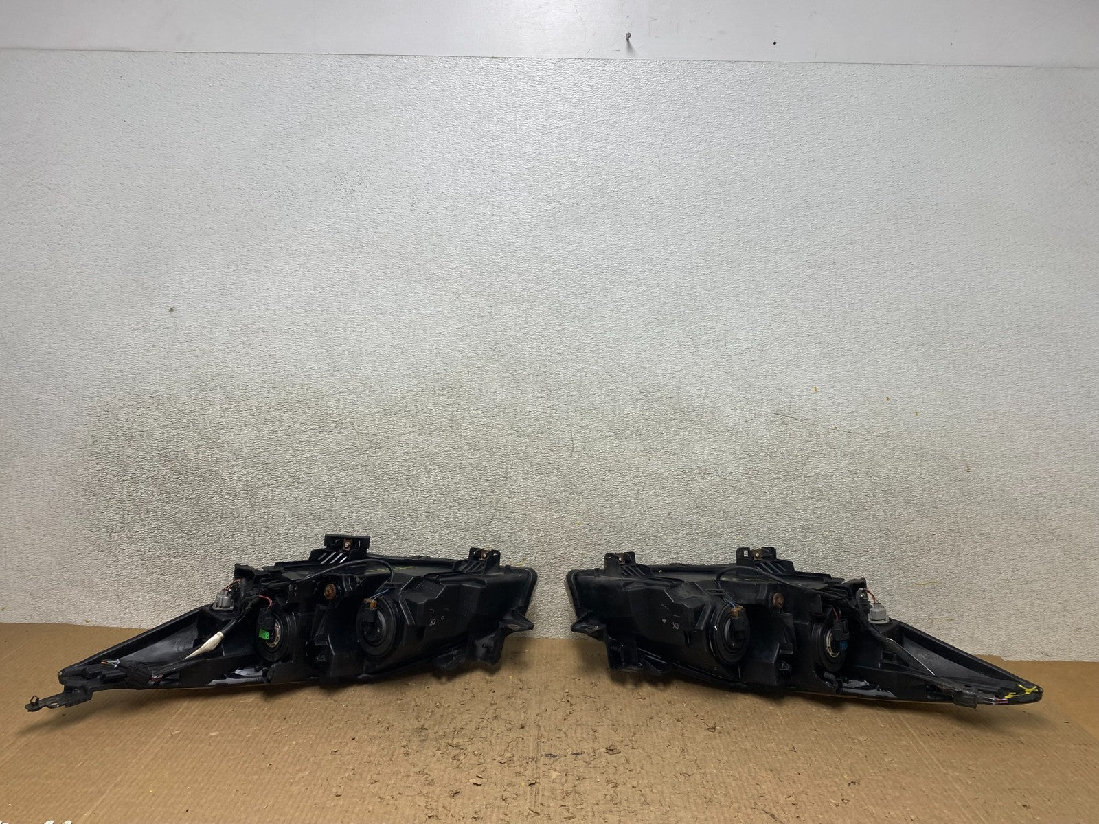 2010-2013 Mazda 3 Halogen Left+Right Side Headlights W8332 DW11