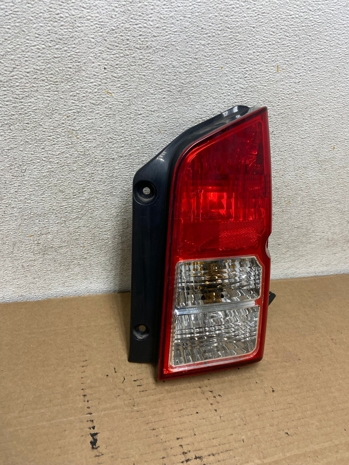 2005 to 2012 Nissan Pathfinder Right Passenger RH Side Tail Light AH4007 LK1