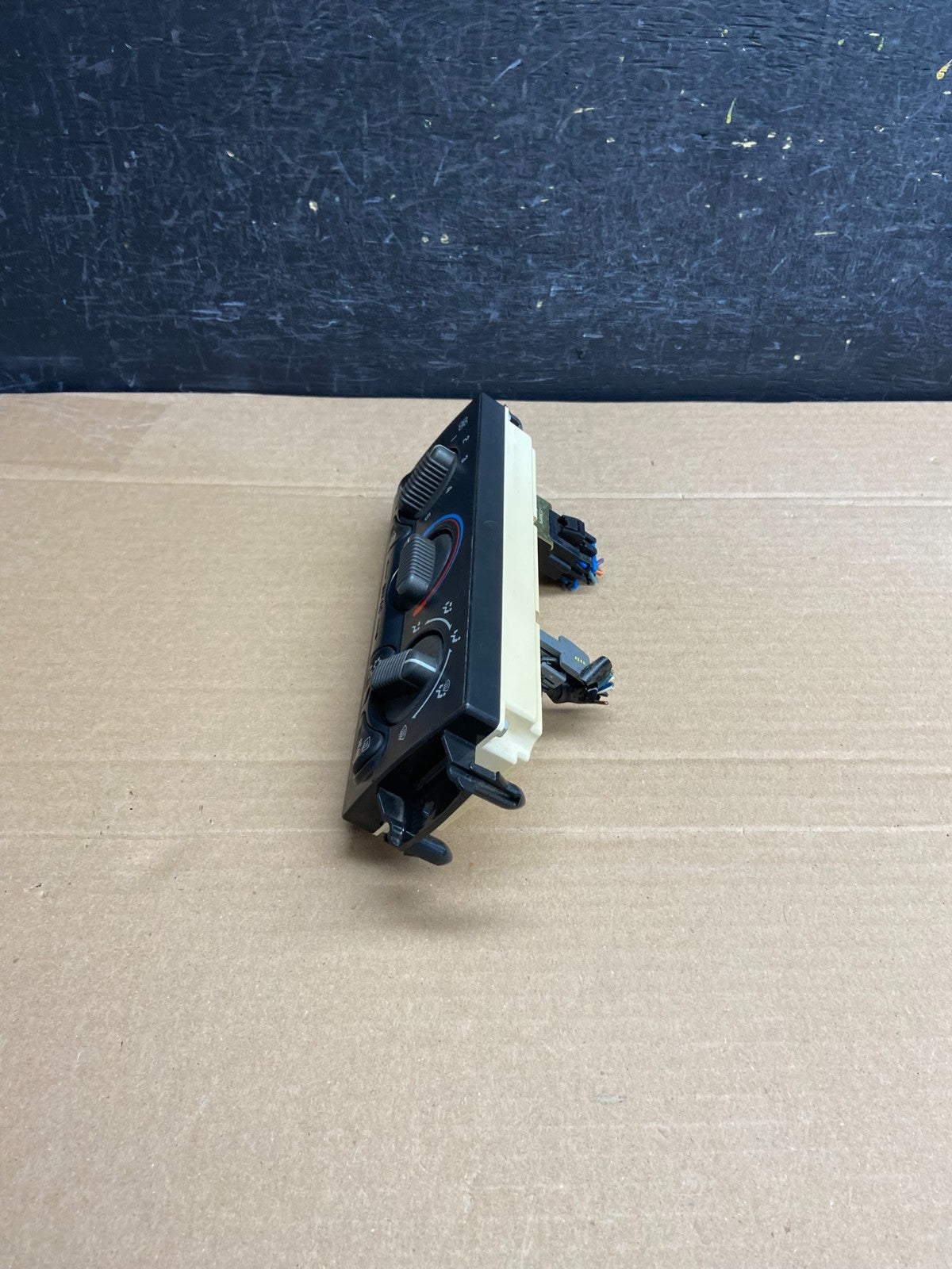 1999-2001 Chevrolet Tahoe AC Climate Control HVAC Rear Window Defogger ag0461 DG2
