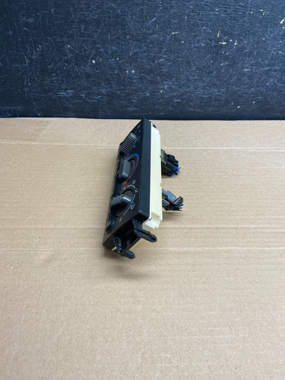 1999-2001 Chevrolet Tahoe AC Climate Control HVAC Rear Window Defogger ag0461 DG2