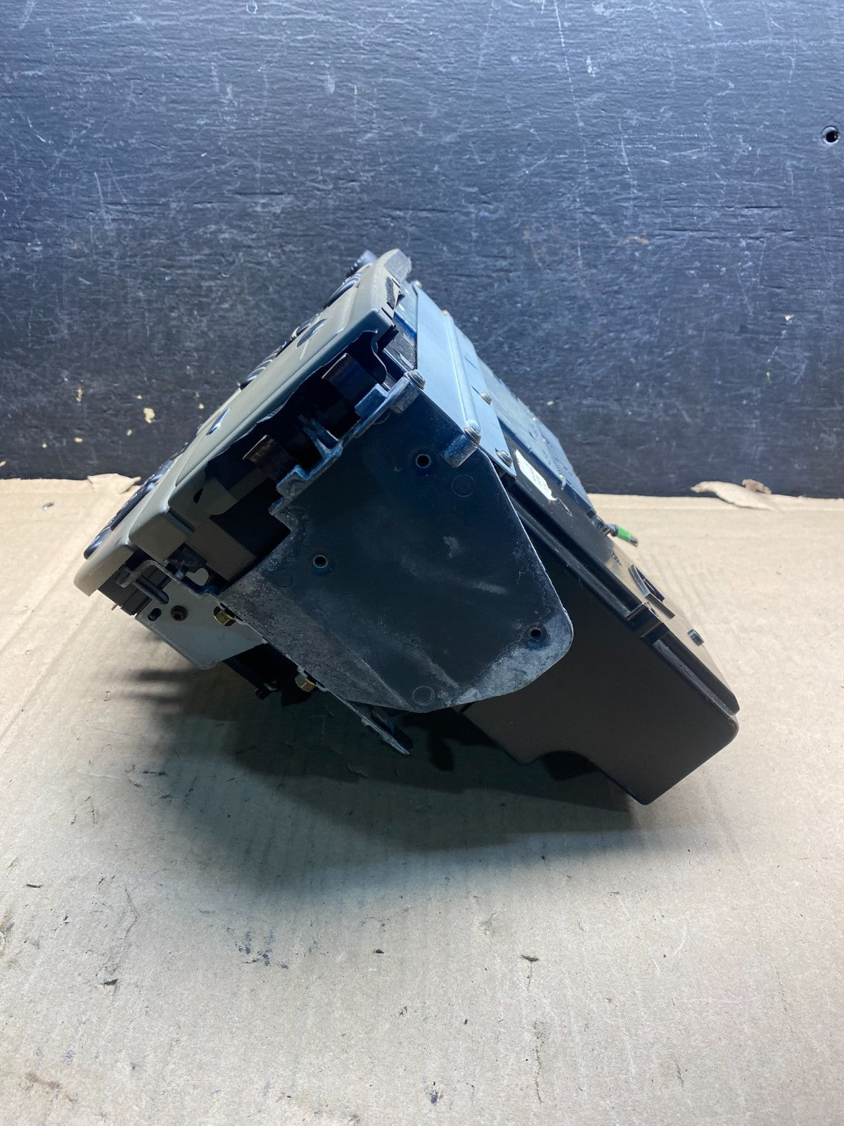 2000 - 2003 Jaguar S-Type Radio Stereo CD Player AM FM Climate Control aj0535 DG1