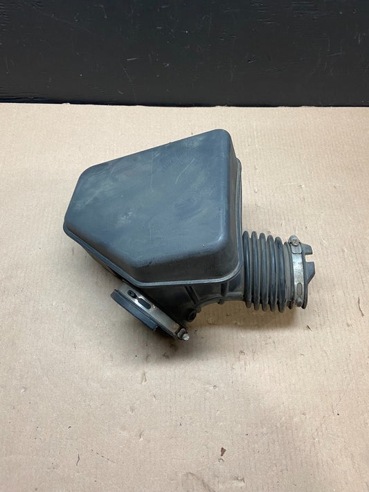 2007 to 2010 Lincoln MKX 3.7L Air Cleaner Box Resonator OEM D5005 DG10