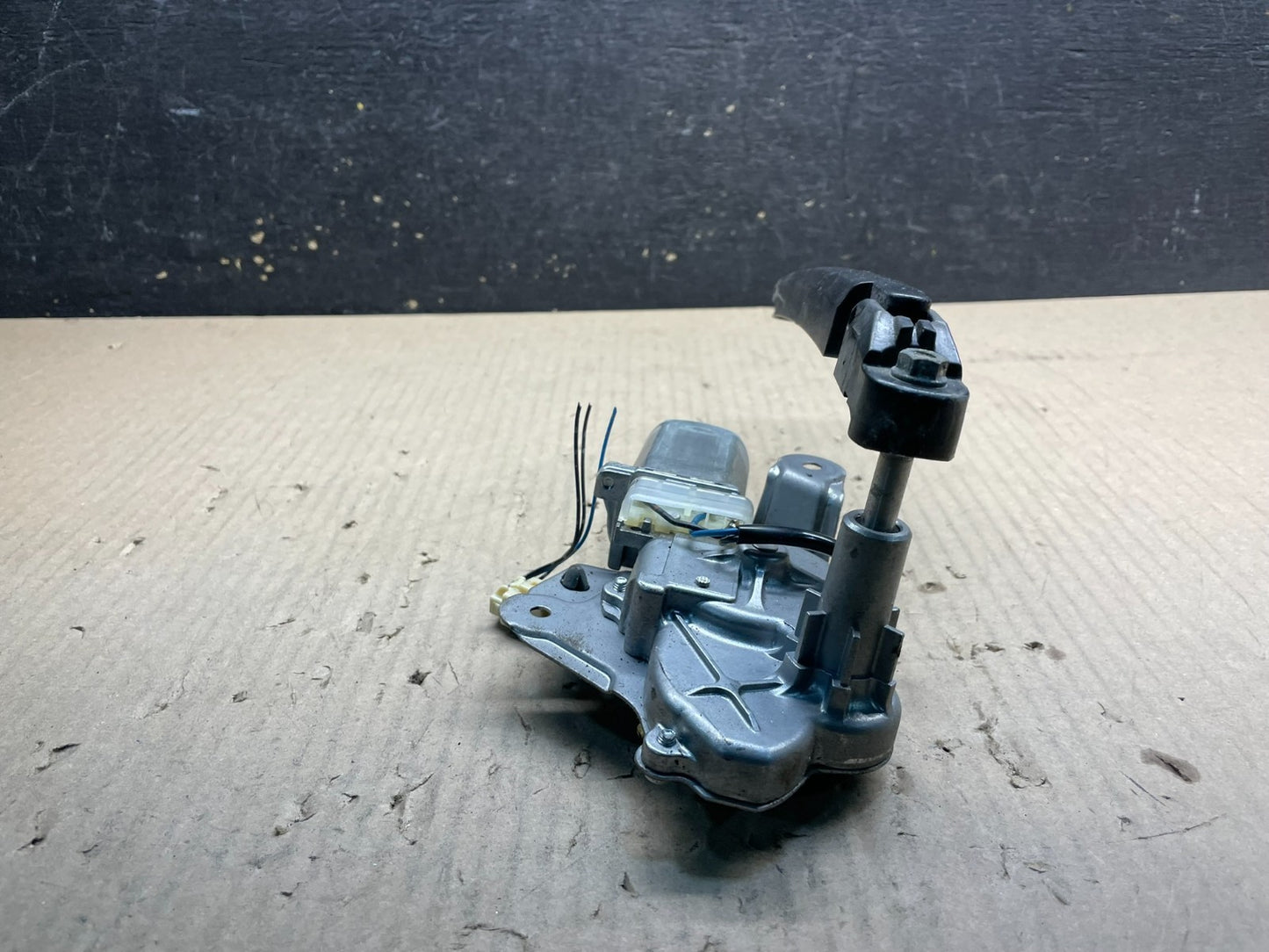 2006 to 2005 Mazda 5 Windshield Rear Wiper Motor X0537 DG4