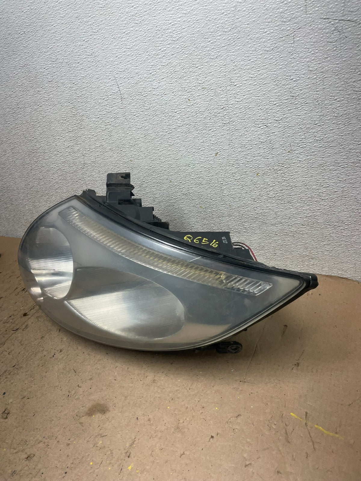 2003 - 2005 Infiniti G35 Coupe Headlight Right Passenger Xenon HID Q6516 DW1