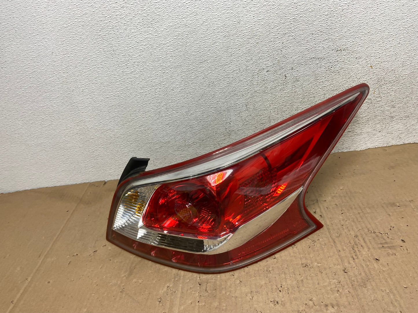 2013 2014 2015 Nissan Altima Right Passenger RH Side Tail Light AE9332 LK0