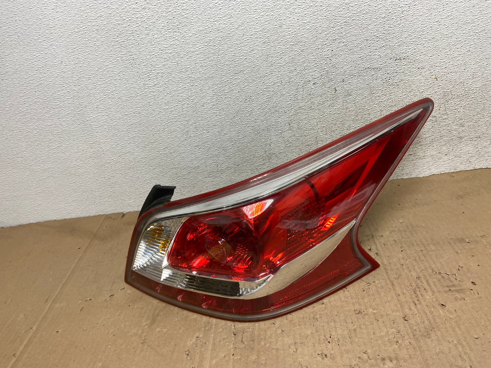 2013 2014 2015 Nissan Altima Right Passenger RH Side Tail Light AE9332 LK0