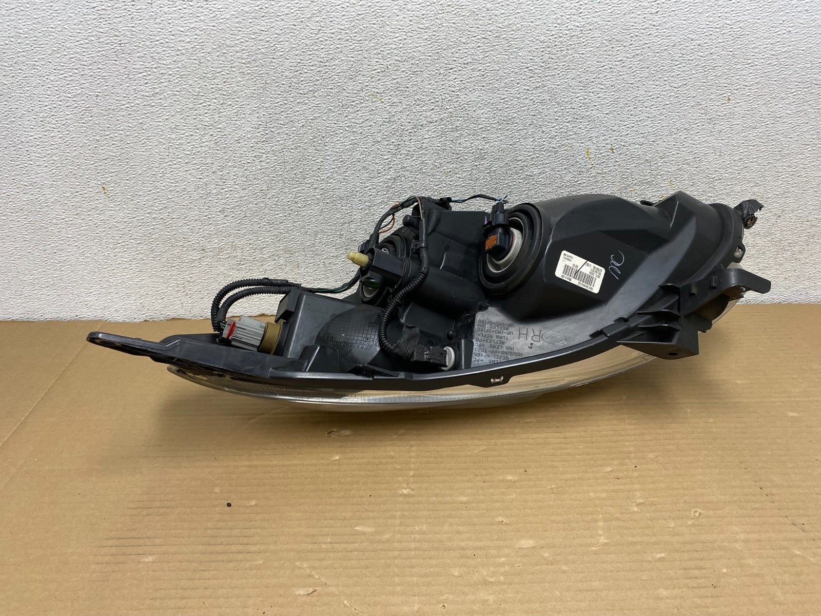 Sedan 2010 2011 2012 Nissan Altima Headlight Right Passenger Rh AG9317 DW6