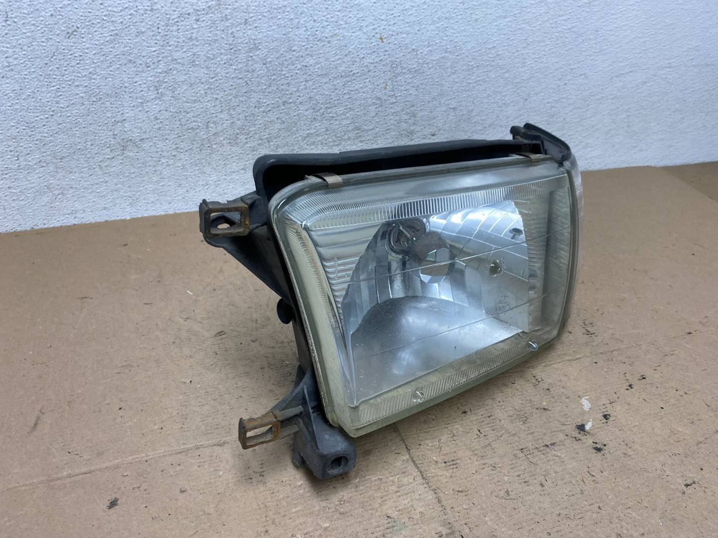1996 to 2002 Toyota 4Runner Halogen Left Driver LH Headlight AF5078 DW2