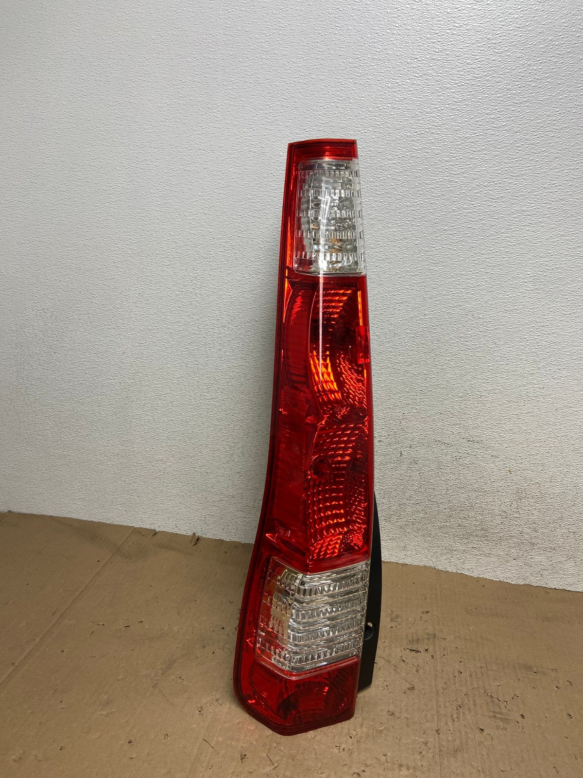 2005 to 2006 Honda Cr-v Crv Left Driver LH Tail Light AE9382 LK0