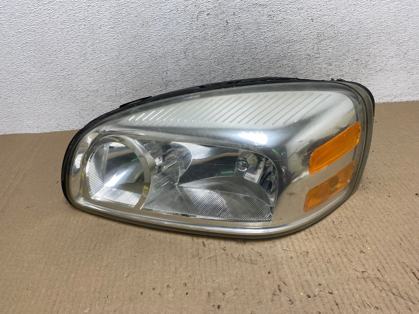 2005 - 2009 Pontiac Montana / Uplander Left Driver LH Headlight AE9679 LK0