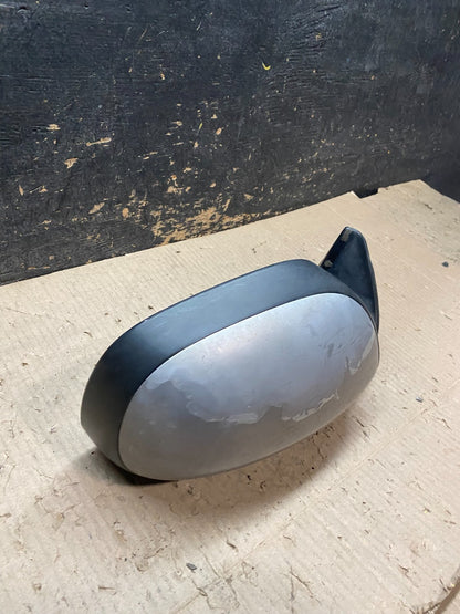 2001 to 2006 Toyota Sequoia Right Passenger View Door Mirror X8009 DG2