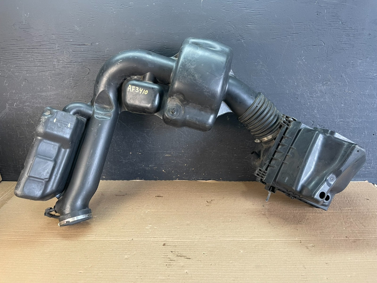 2011 - 2013 Dodge Durango 3.6L Resonator Air Intake Tube AF3410 DW5
