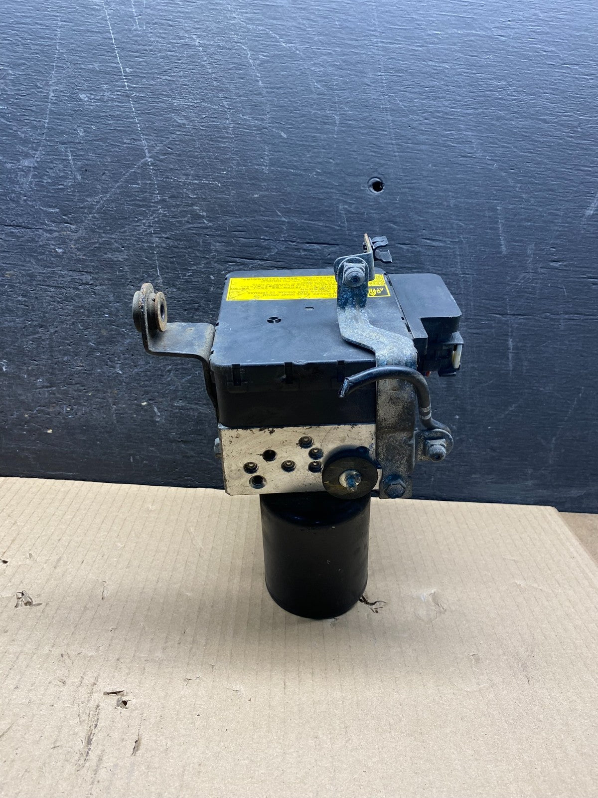 2004 - 2009 Toyota Prius ABS Brake Pump Anti Lock Module AH7375 DG3