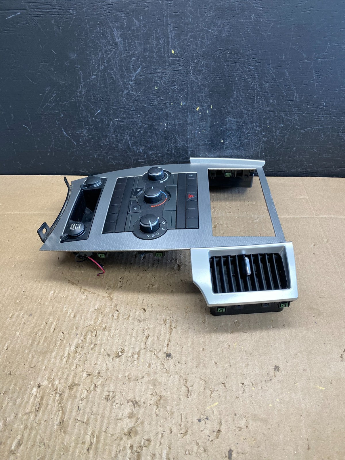 2008 to 2010 Jeep Grand Cherokee Center A/C Heater Climate Control AC9097 DG2