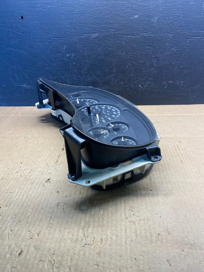 2002 GMC Yukon Speedometer Cluster Gauge AD1645 DG2