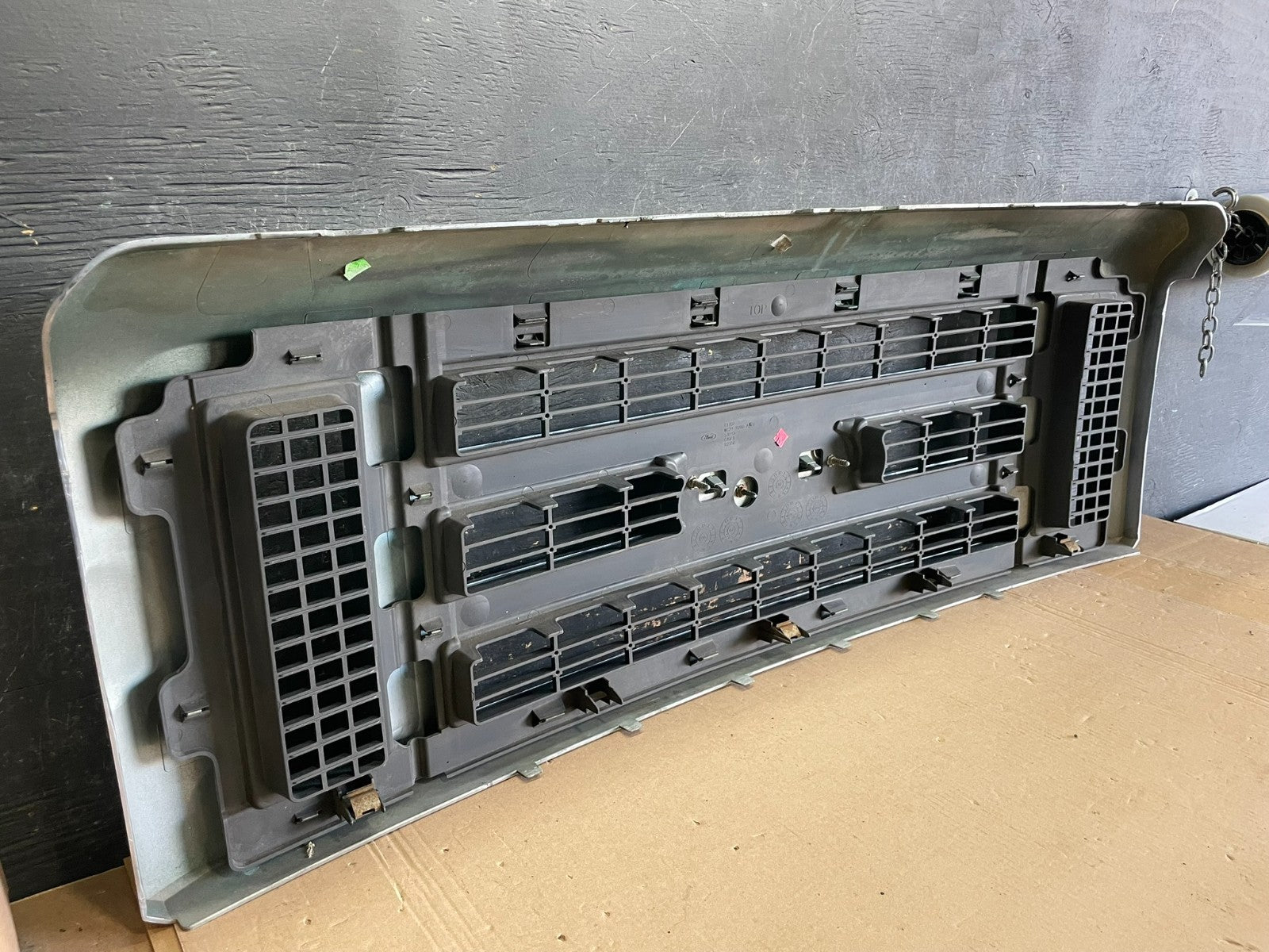 2008 to 2014 Ford Econoline E150 E250 Front Upper Chrome Grill Grille AA1899 DG8