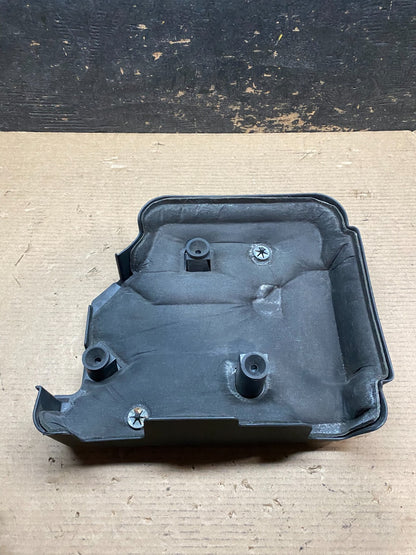 2004 2005 2006 Chevrolet Equinox Engine Cover 3.4L OEM  V7083 DG4